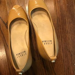 STUART WEITZMAN NUDE PATENT LEATHER PUMPS! SIZE 6